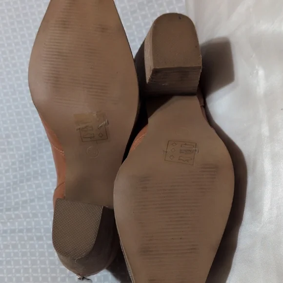 BEAST FASHION Cognac Cutout Block Heel Booties - Picture 3 of 3